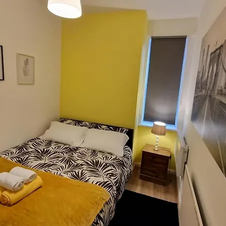 Apartment Centre One Bedroom - Free Parking, Free & Fast Wifi, 24hr Check-in, Nearby O2 Academy, The Mailbox & Broad Street