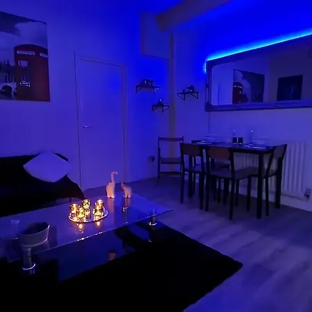 Centre One Bedroom - Free Parking, Free & Fast Wifi, 24hr Check-in, Nearby O2 Academy, The Mailbox & Broad Street
